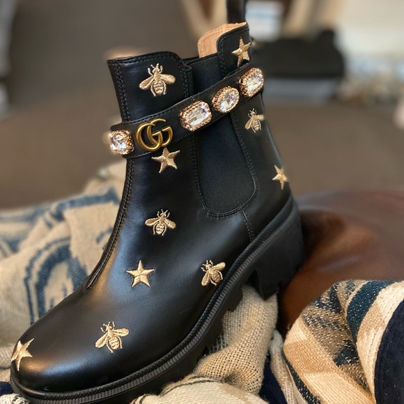 Embroidered leather ankle boot with one belt - Picture 12 of 15
